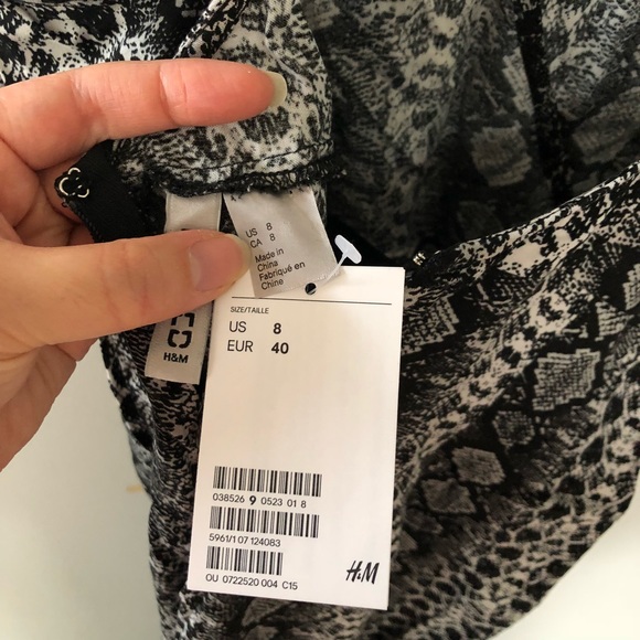 H&M snakeprint wide leg cross front jumpsuit - Picture 5 of 8